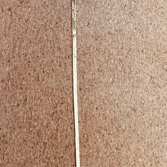 🌟14K yellow gold herringbone bracelet🌟7 inches🌟 - Picture 3 of 8